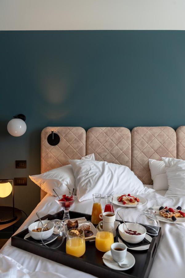 Hotel Tocq Milan Bagian luar foto