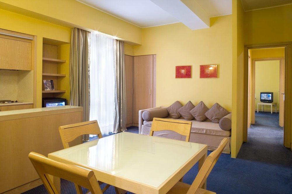 Hotel Tocq Milan Bagian luar foto